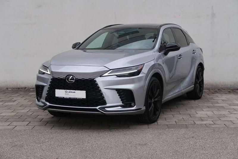 Iridiumsilber Gebraucht 2023 Lexus RX500h Sport Line SUV | 69.980 € (Fairer Preis) - Bild 1/4