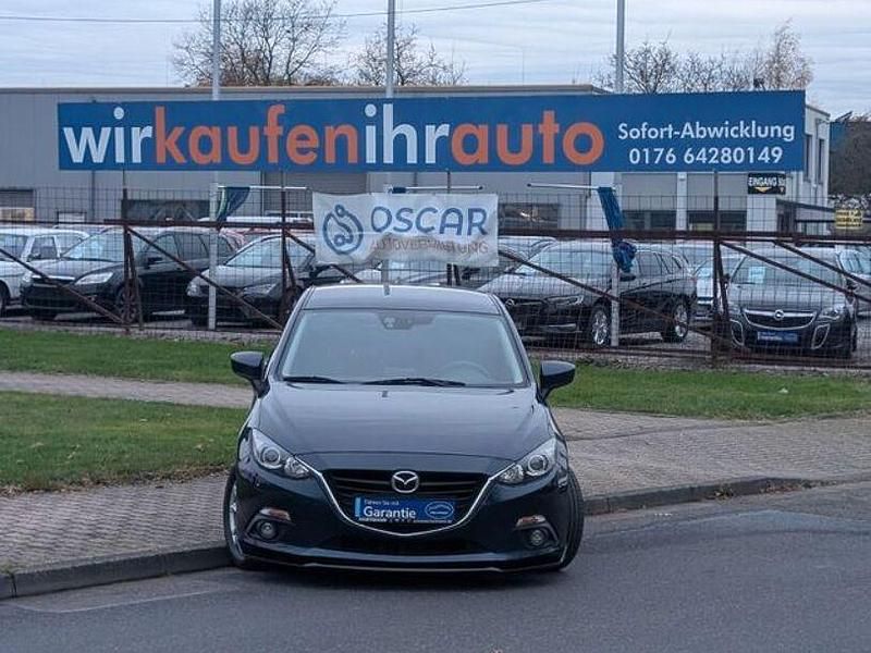 Mitternachtsblau metallic Gebraucht 2015 Mazda 3 Center-Line Limousine | 9.899 € (Guter Preis) - Bild 1/4
