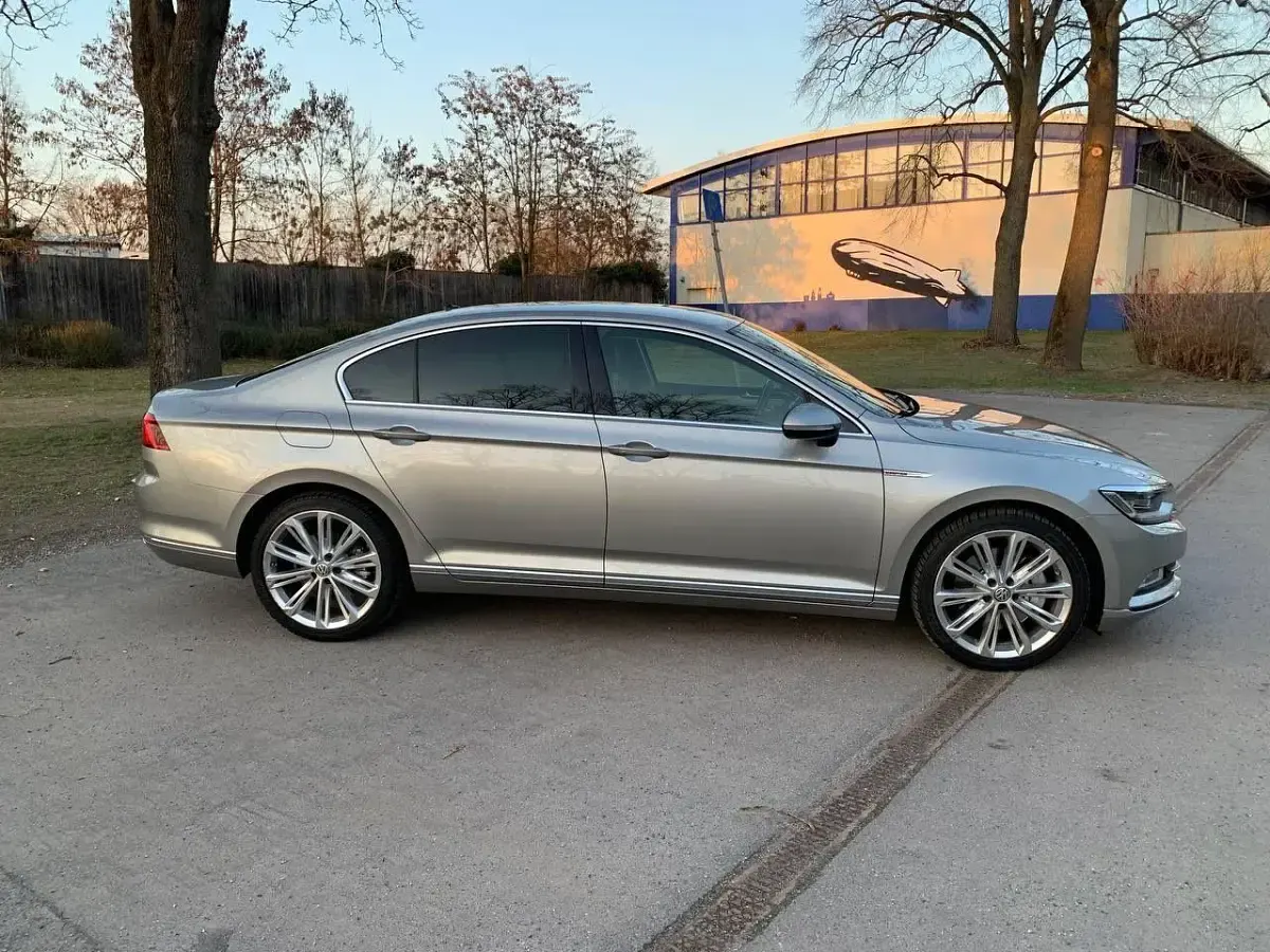 Gebraucht VW Passat Highline 239 PS (175 kW) 2015 Beige Limousine