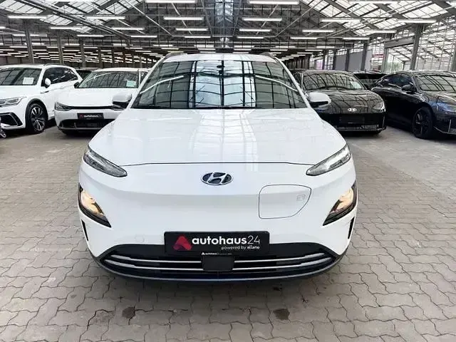 Gebraucht Hyundai Kona Select 100 kW (136 PS) 2023 Weiß SUV