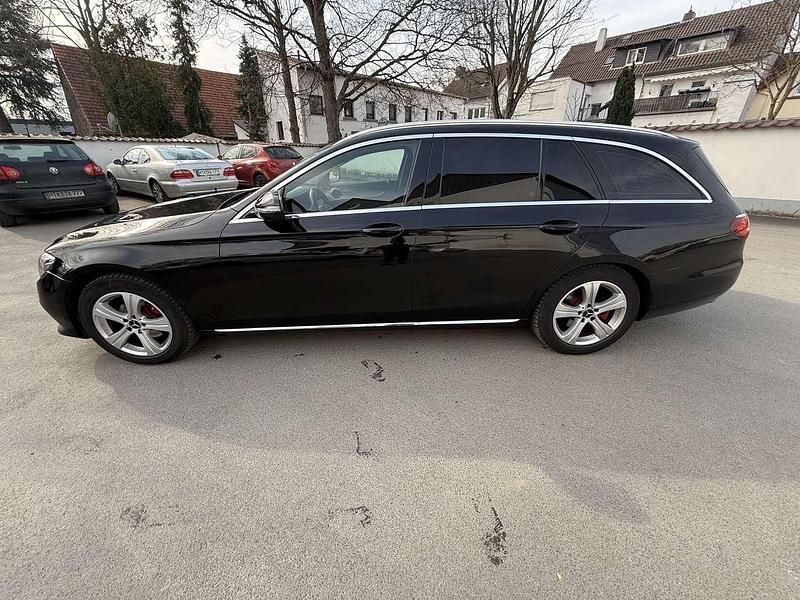 Gebraucht Mercedes E220 194 PS (142 kW) 2018 Schwarz Kombi
