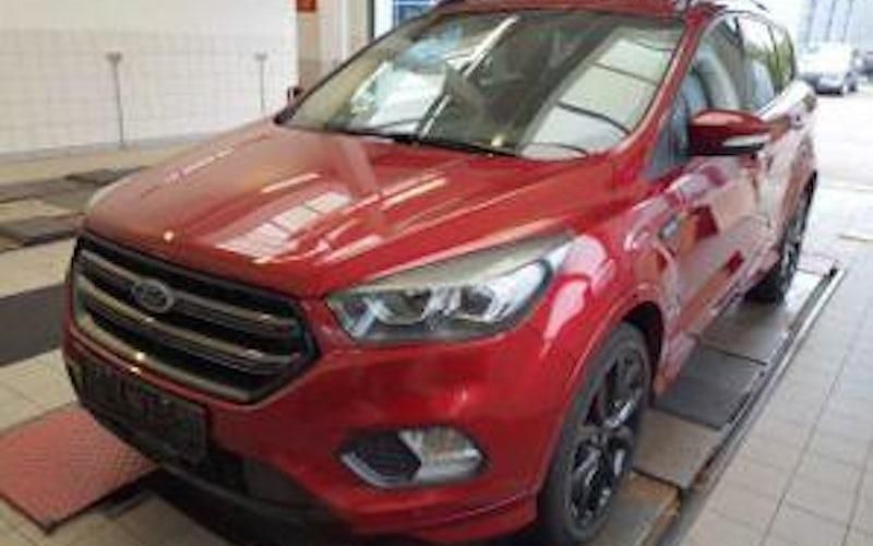 Gebraucht Ford Kuga ST-Line 150 PS (110 kW) 2018 Rot SUV