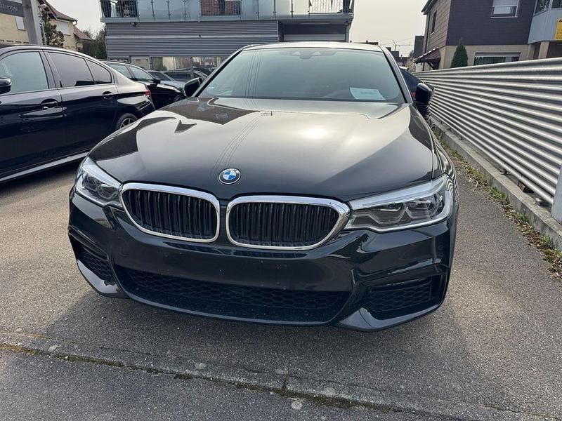 Schwarz Gebraucht 2020 BMW 520 M Sport Limousine | 29.899 € (Fairer Preis) - Bild 1/4