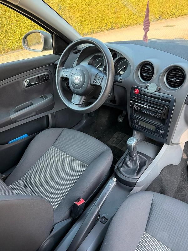 Gebraucht Seat Ibiza 69 PS (50 kW) 2007 Schwarz Kleinwagen