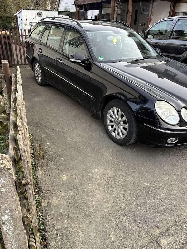 Gebraucht Mercedes E220 Elegance 170 PS (125 kW) 2007 Schwarz Kombi