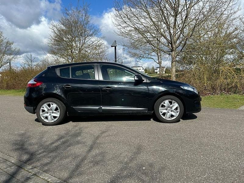 Gebraucht Renault Mégane 101 PS (74 kW) 2012 Schwarz Limousine