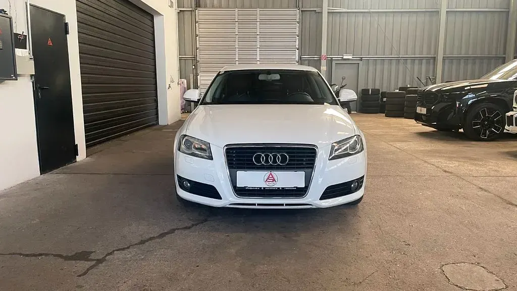 Gebraucht Audi A3 105 PS (77 kW) 2009 Weiß Kleinwagen