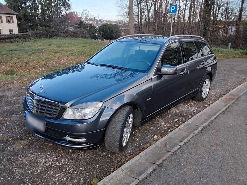 Grau Gebraucht 2010 Mercedes C220 Avantgarde Kombi | 7.500 € (Etwas zu teuer) - Bild 1/4