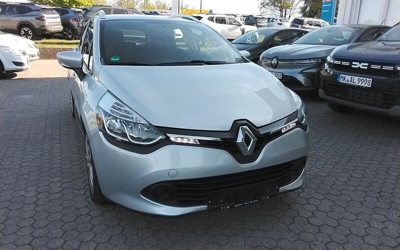 Grau Gebraucht 2015 Renault Clio IV Dynamique Limousine | 7.999 € (Fairer Preis) - Bild 1/4