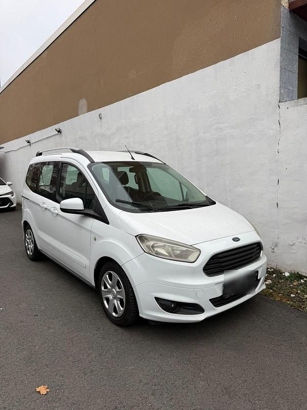 Weiß Gebraucht 2014 Ford Tourneo Courier Van / Kleinbus | 7.500 € - Bild 1/4
