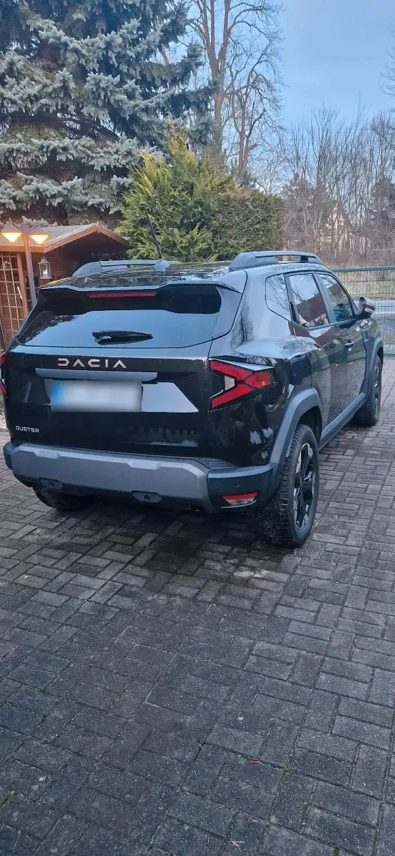 Second-hand Dacia Duster Extreme 140 CP (102 kW) 2024 Negru SUV