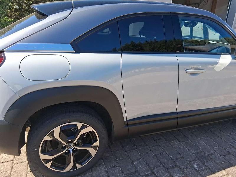 Gebraucht Mazda MX30 82 PS (60 kW) 2024 Multitone ceramic white SUV