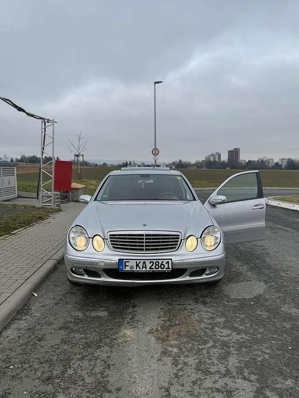 Gebraucht Mercedes E220 Elegance 150 PS (110 kW) 2006 Limousine