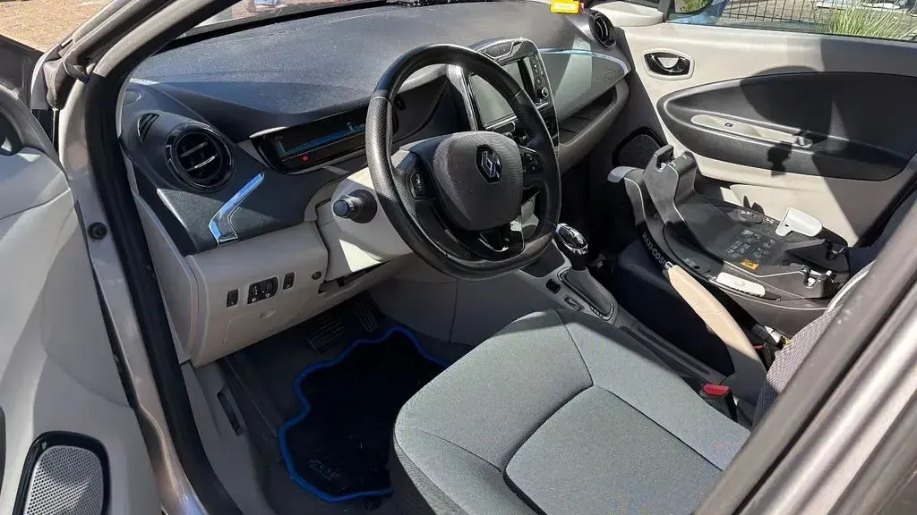 Usata Renault Zoe 42 kW (58 CV) 2014 Argento Utilitaria