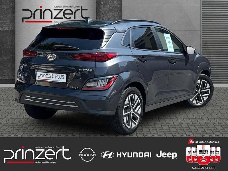 Gebraucht Hyundai Kona Trend 150 kW (204 PS) 2021 Dark knight / mic SUV