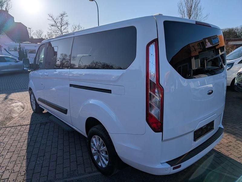 Gebraucht Ford Tourneo 131 PS (96 kW) 2020 Frostweiß Van / Kleinbus