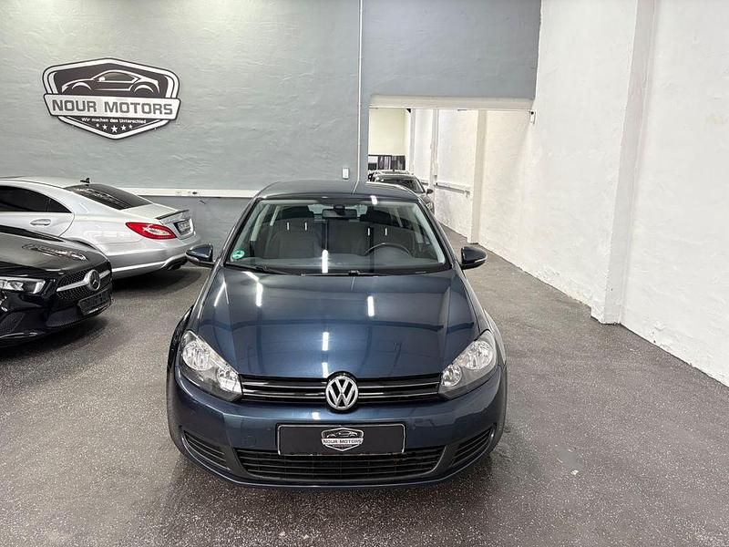 Gebraucht VW Golf VI Comfortline 122 PS (89 kW) 2011 Blau Kleinwagen