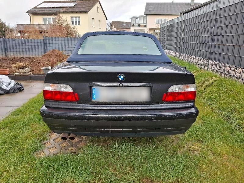Gebraucht BMW 325 Cabriolet 192 PS (141 kW) 1993 Schwarz Cabrio