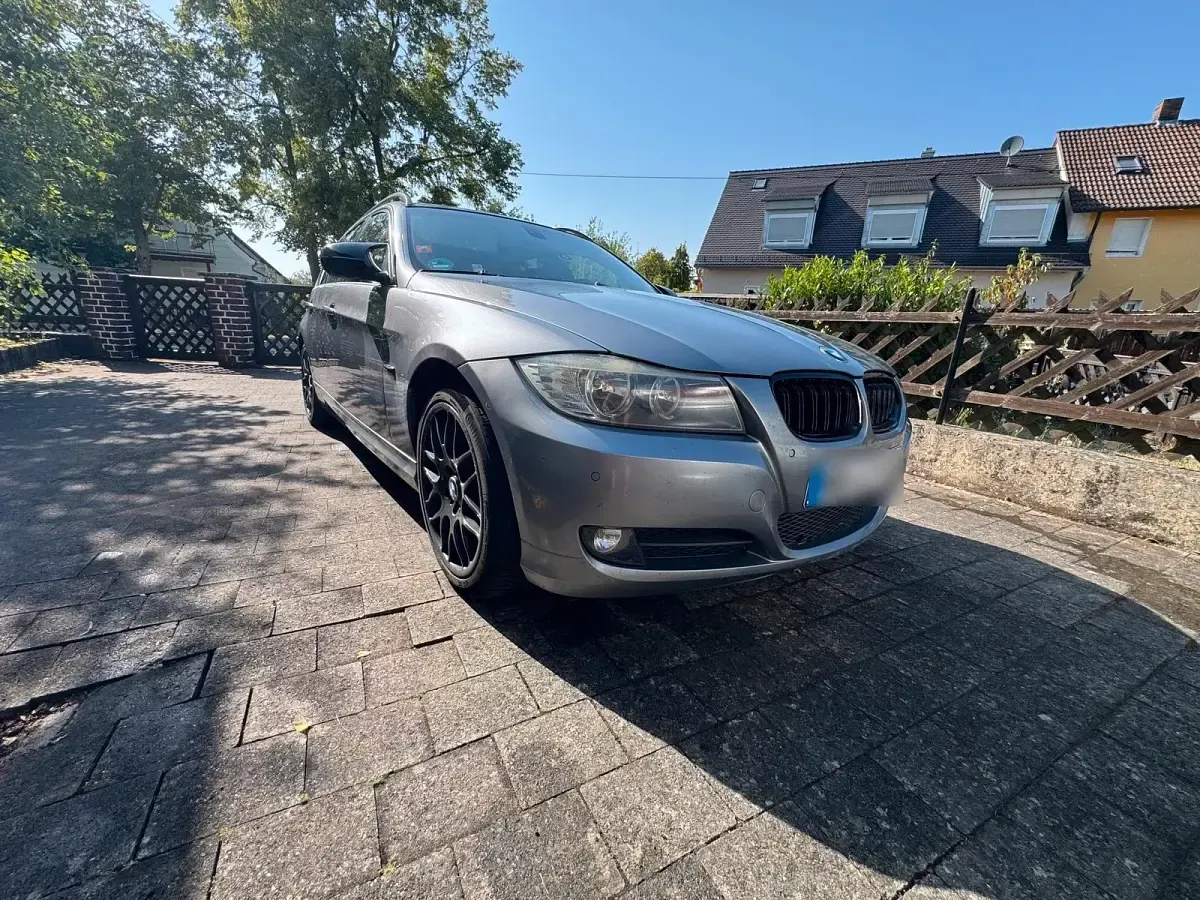 Gebraucht BMW 330 245 PS (180 kW) 2009 Grau Kombi