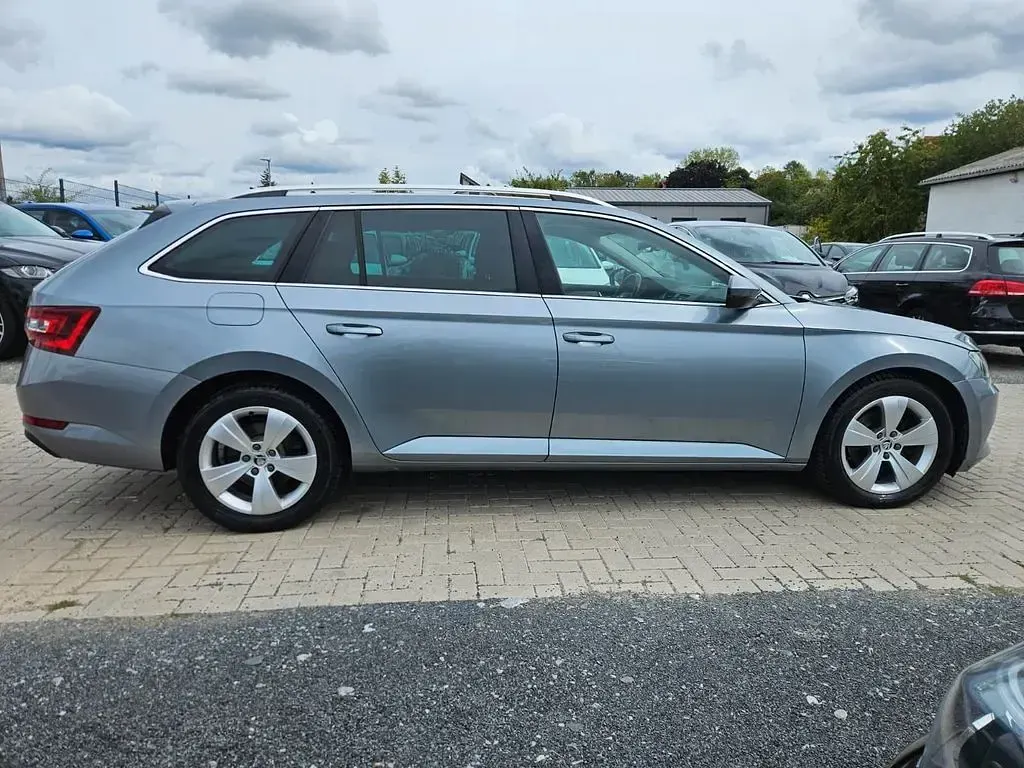 Gebraucht Skoda Superb Style 190 PS (139 kW) 2017 Grau Kombi