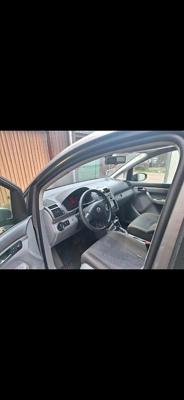 Gebraucht VW Touran 95 PS (69 kW) 2010 Grau Van / Kleinbus