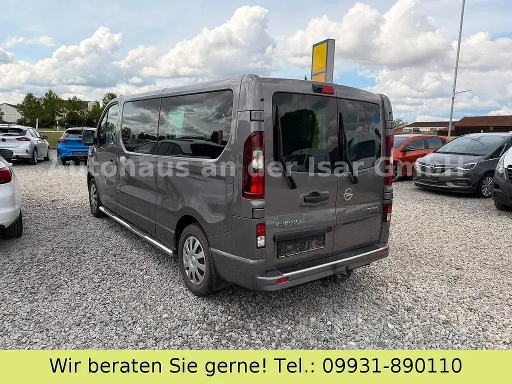 Używany Opel Vivaro 125 KM (91 kW) 2016 Szary Minivan