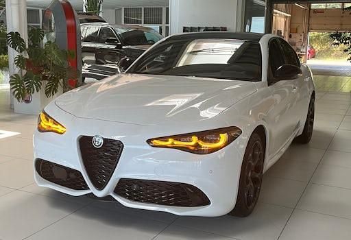 Neu Alfa Romeo Giulia 210 PS (154 kW) 2025 Weiß Limousine