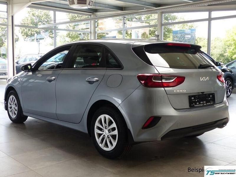 Novo Kia Ceed 140 HP (102 kW) 2025 Verschiedene Citadino