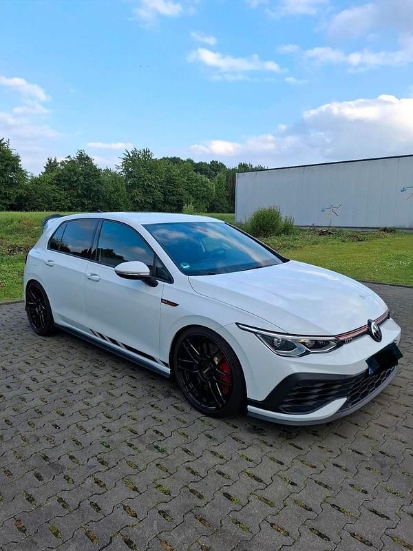 Weiß Gebraucht 2021 VW Golf VIII GTI Clubsport Limousine | 29.900 € (Fairer Preis) - Bild 1/4