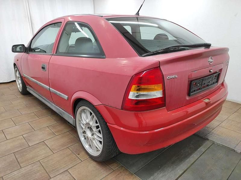 Gebraucht Opel Astra Sport 101 PS (74 kW) 1999 Rot Limousine