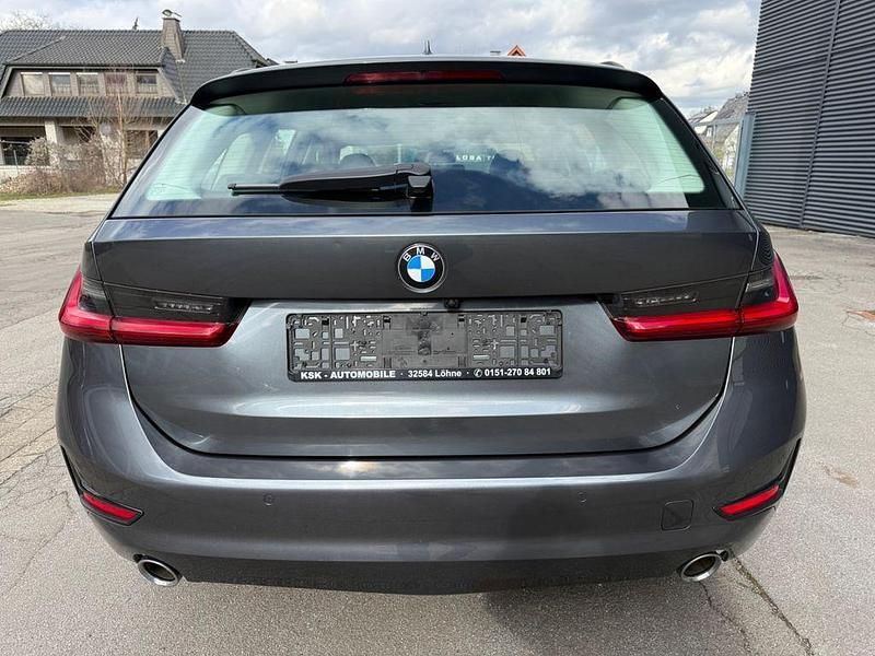 Gebraucht BMW 320 Advantage 190 PS (139 kW) 2021 Mineralgrau metallic Kombi