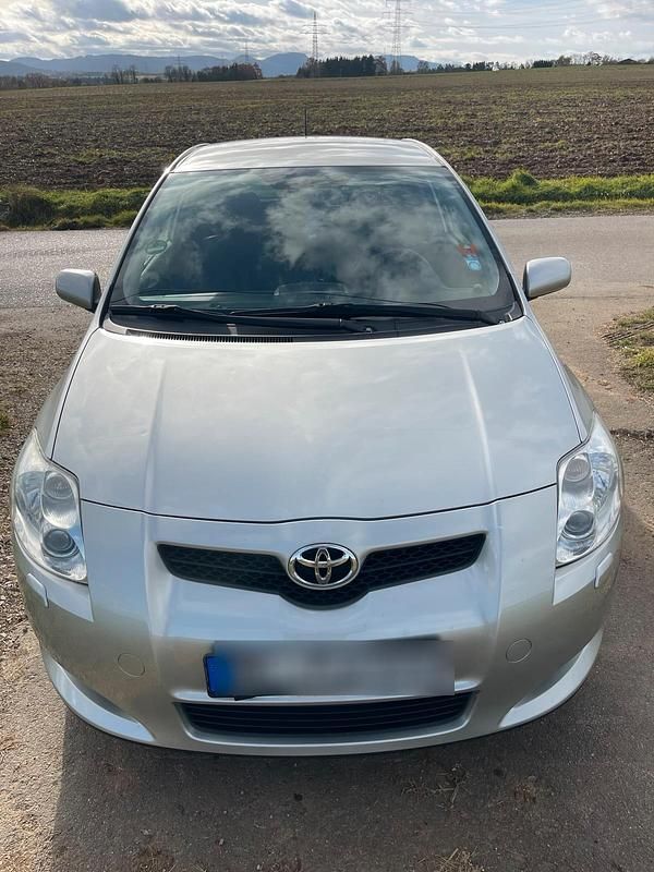 Silber Gebraucht 2008 Toyota Auris Sol Limousine | 3.395 € (Fairer Preis) - Bild 1/4