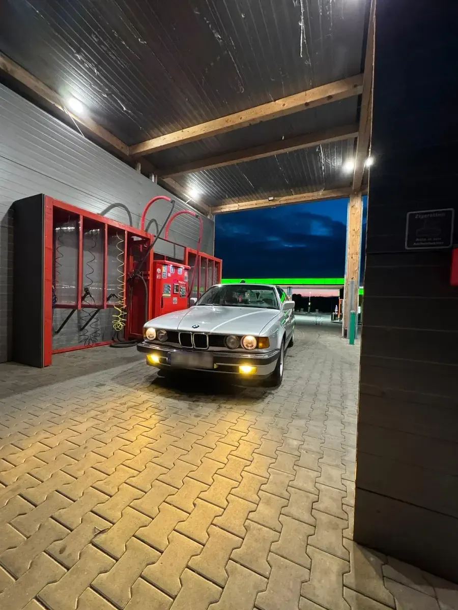 Gebraucht BMW 735 211 PS (155 kW) 1990 Silber Limousine