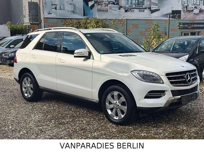 Gebraucht Mercedes ML350 258 PS (189 kW) 2013 Polarweiss SUV