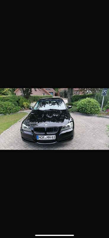 Schwarz Gebraucht 2010 BMW 316 Limousine | 4.900 € (Fairer Preis) - Bild 1/4