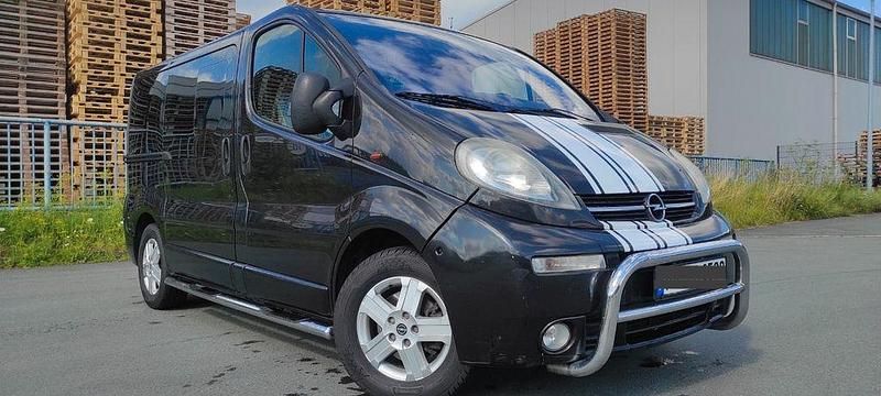 Schwarz Gebraucht 2003 Opel Vivaro Van / Kleinbus | 6.800 € (Teuer) - Bild 1/4