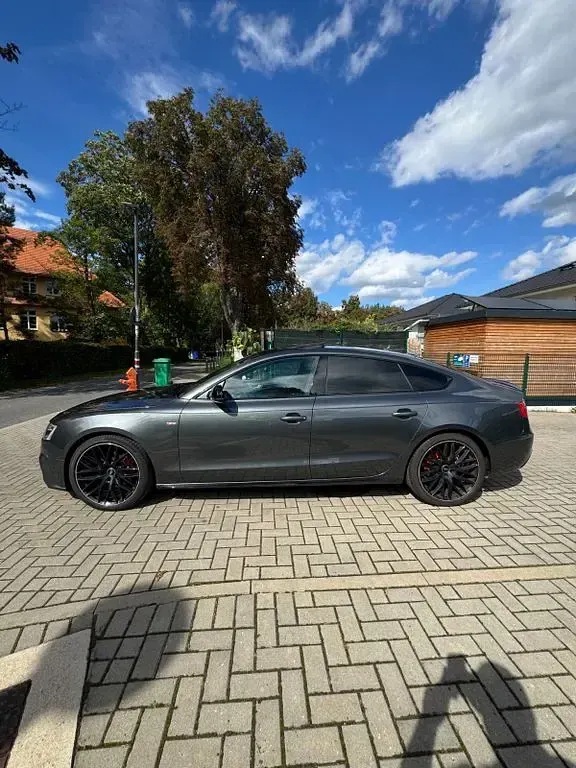 Gebraucht Audi A5 Sportback Design 190 PS (139 kW) 2016 Grau Kleinwagen