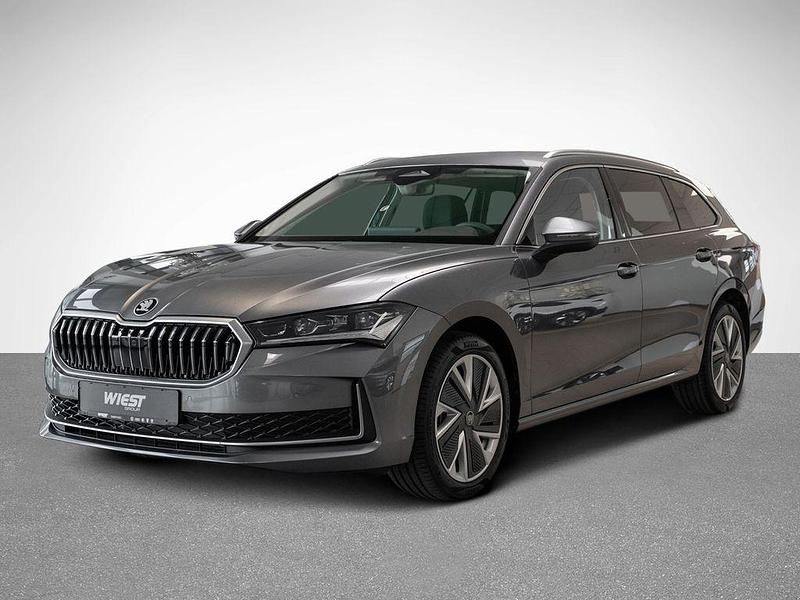 Neu Skoda Superb Selection 193 PS (141 kW) 2026 Graphitegrau metallic Kombi