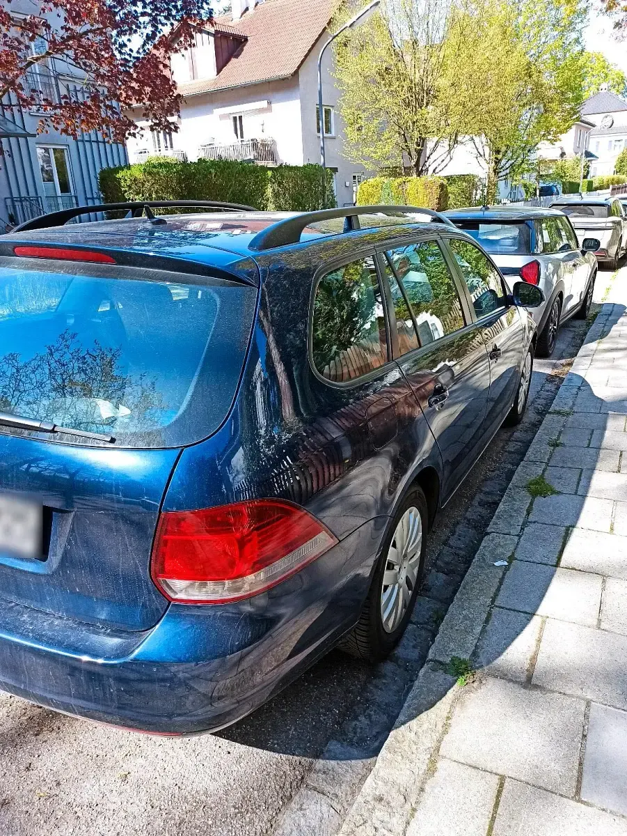 Gebraucht VW Golf VI 105 PS (77 kW) 2011 Blau Kleinwagen