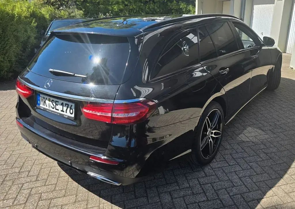 Gebraucht Mercedes E350 258 PS (189 kW) 2017 Schwarz Limousine