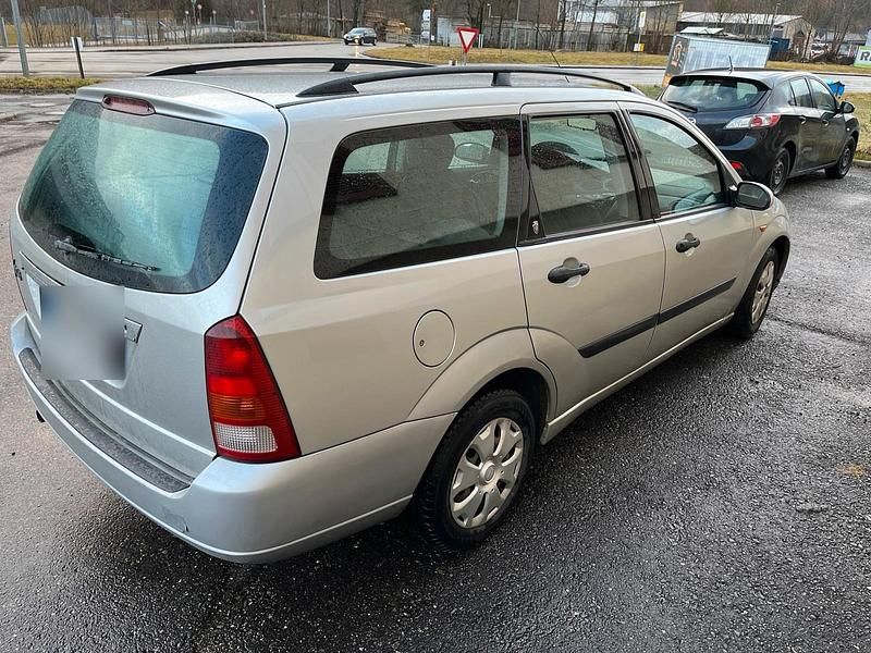 Gebraucht Ford Focus Ghia 101 PS (74 kW) 2000 Limousine