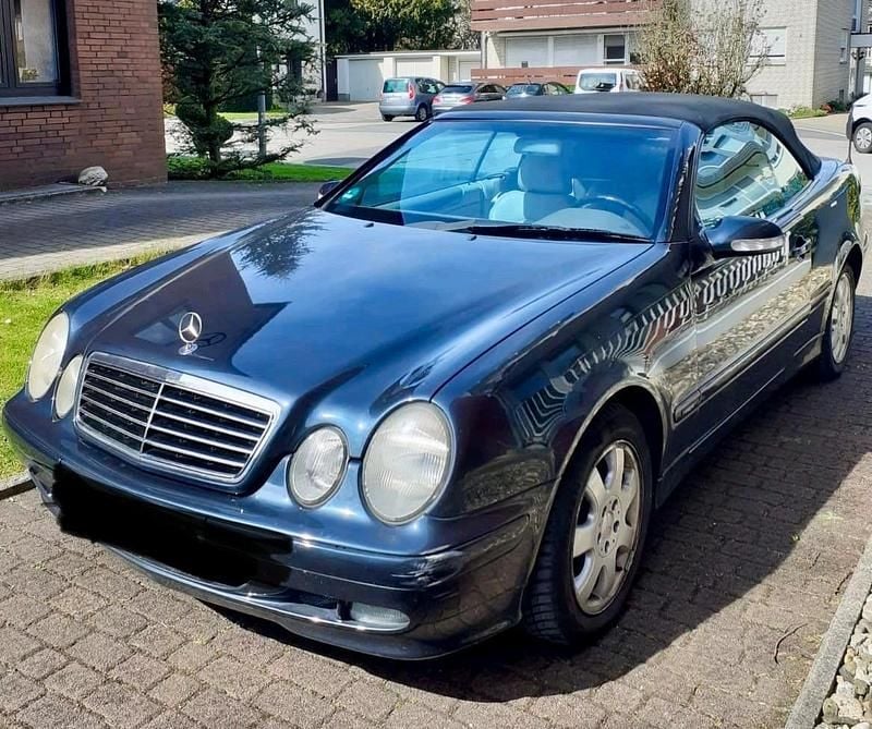Gebraucht Mercedes CLK200 160 PS (117 kW) 2001 Blau Cabrio