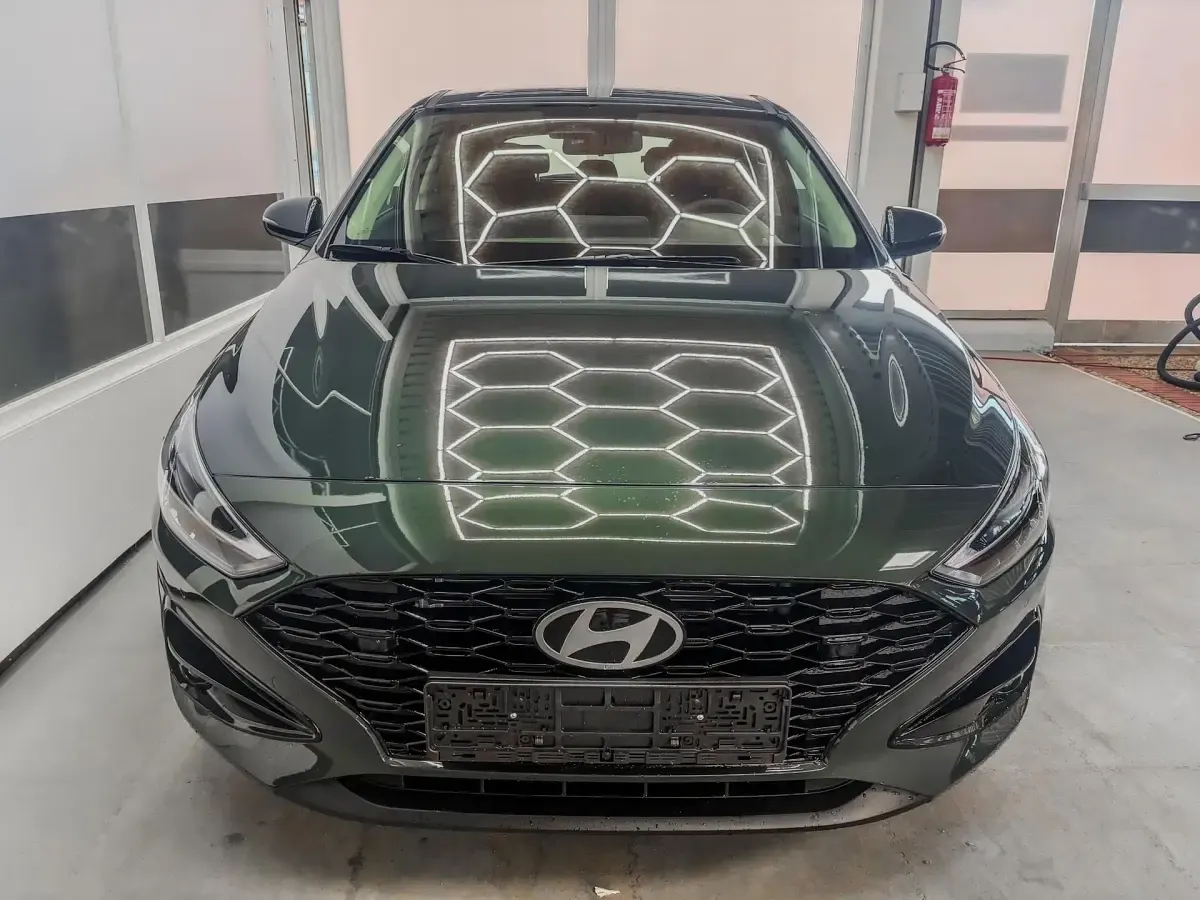 Neu Hyundai i30 Style 150 PS (110 kW) 2025 Cypress green t2p Limousine