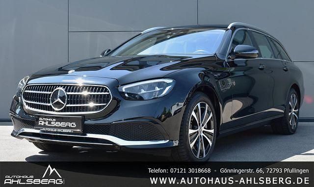 Ung. schwarz unilack Gebraucht 2022 Mercedes E300 Avantgarde Kombi | 36.900 € (Fairer Preis) - Bild 1/4