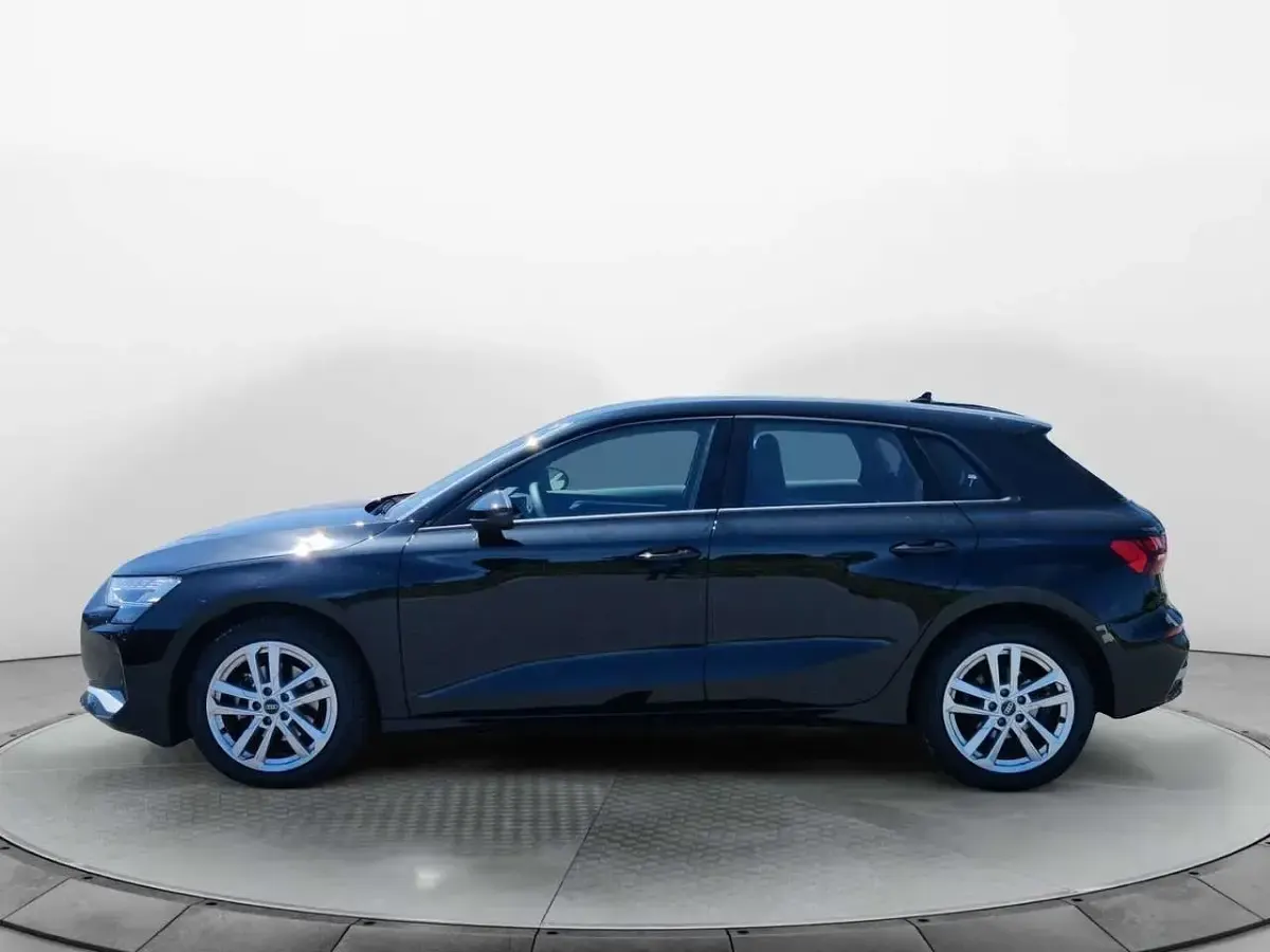 Gebraucht Audi A3 Advanced 150 PS (110 kW) 2025 Schwarz Limousine