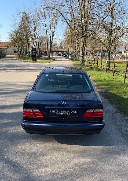 Gebraucht Mercedes E430 279 PS (205 kW) 1999 Blau Limousine