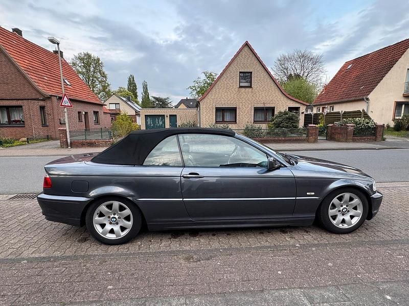 Gebraucht BMW 318 Cabriolet 143 PS (105 kW) 2003 Grau Cabrio