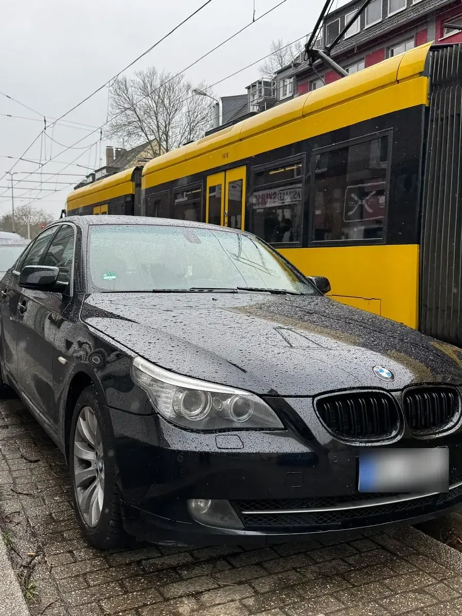 Second-hand BMW 525 197 CP (144 kW) 2009 Negru Berlinǎ