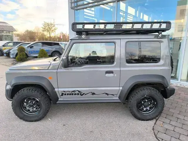 Gebraucht Suzuki Jimny Comfort 102 PS (75 kW) 2024 Grau SUV