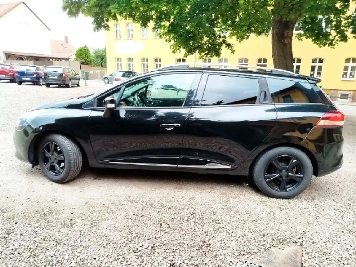 Gebraucht Renault Clio GrandTour Dynamique 90 PS (66 kW) 2014 Blackpearlschwarz metallic Kombi